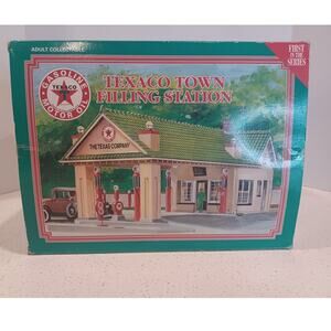 Texaco Town Filling Station 1st in series 1930's Denver Style Lighted Porcelain